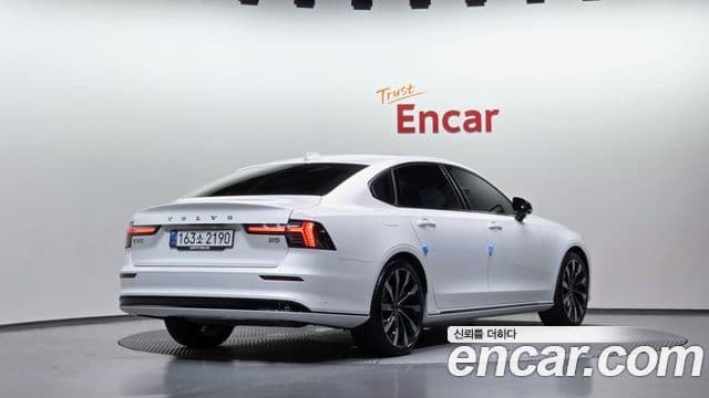 Volvo S90 2025 — Фото 1/20