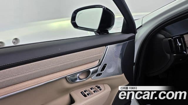 Volvo S90 2025 — Photo 40/40