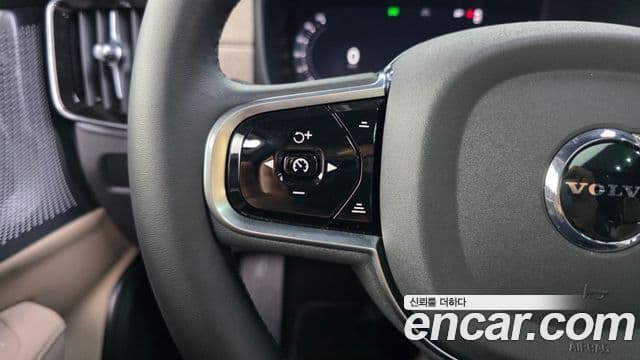 Volvo S90 2025 — Photo 38/40