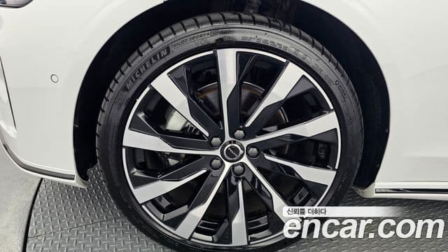 Volvo S90 2025 — Şəkil 26/38