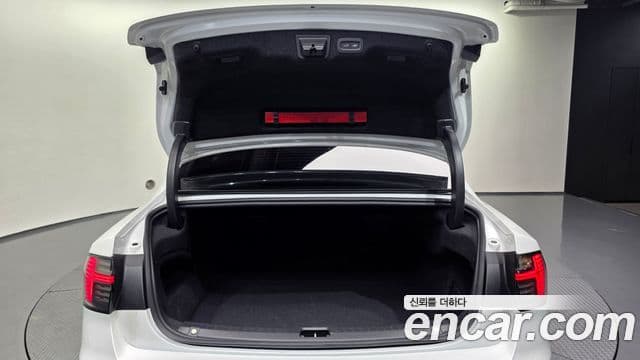 Volvo S90 2025 — Şəkil 24/38