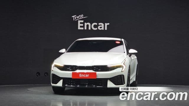 Kia K5 2023 — Photo 9/20