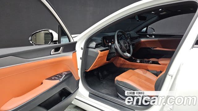 Kia K5 2023 — Photo 6/20
