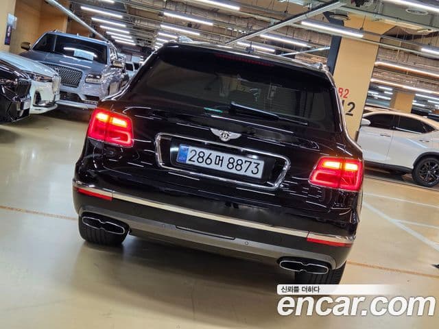 Bentley Bentayga 2020 — Photo 11/20