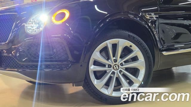 Bentley Bentayga 2020 — Photo 7/20