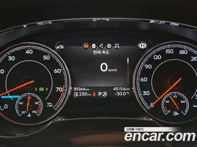 Bentley Bentayga 2020 — Photo 16/20