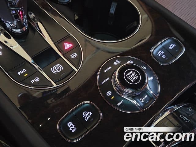 Bentley Bentayga 2020 — Photo 3/20
