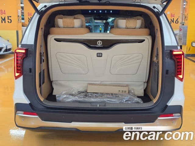 Kia Carnival 2025 — Фото 18/19