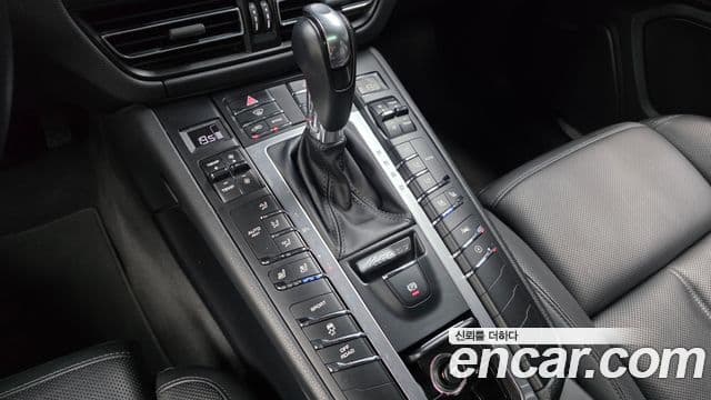Porsche Macan 2019 — Фото 9/20