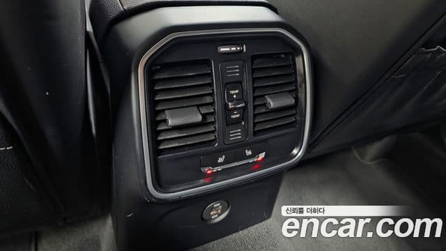 Porsche Macan 2019 — Фото 18/20