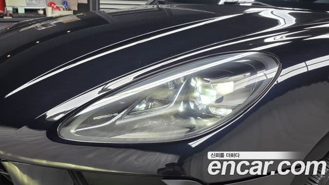 Porsche Macan 2019 — ფოტო 9/32