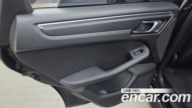 Porsche Macan 2019 — ფოტო 21/32