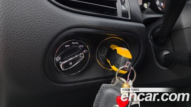 Porsche Macan 2019 — ფოტო 14/32