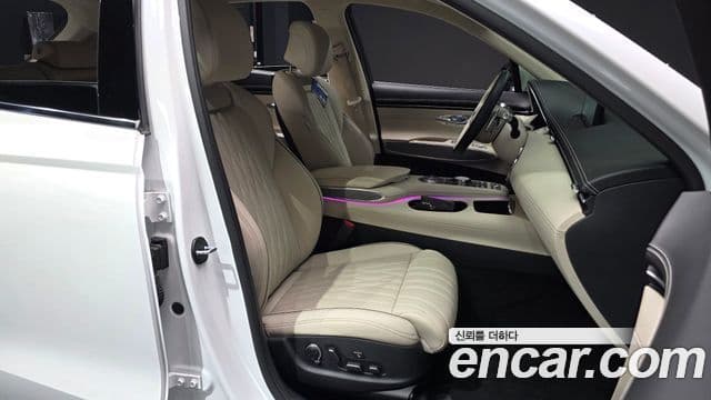 Genesis GV70 2023 — Photo 20/33