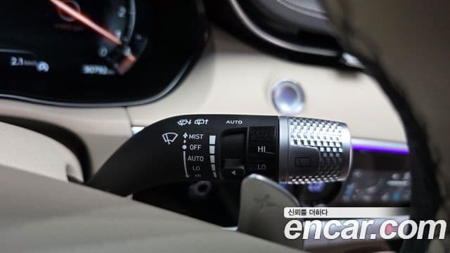 Genesis GV70 2023 — Photo 17/33