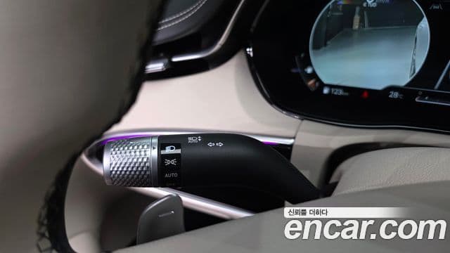Genesis GV70 2023 — Photo 26/33