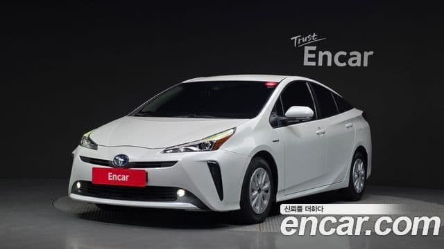 Toyota Prius 2022 — ფოტო 21/33