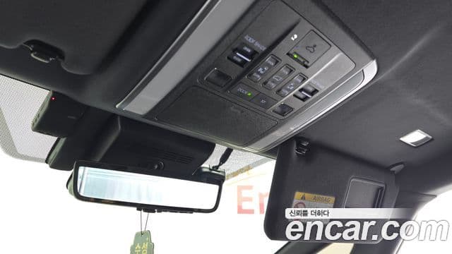 Toyota Alphard 2025 — ფოტო 30/34