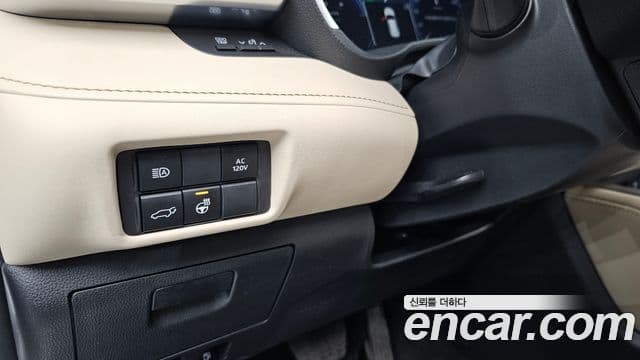 Toyota Highlander 2024 — Фото 15/20