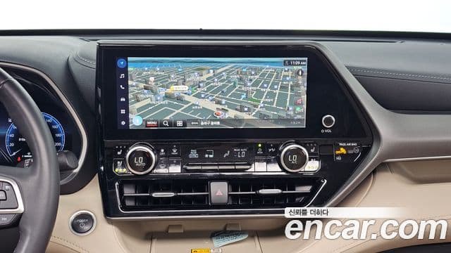 Toyota Highlander 2024 — Фото 18/20