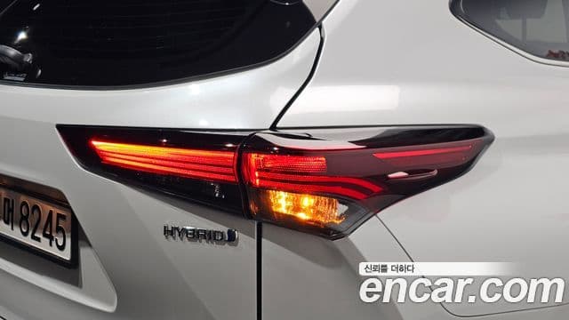 Toyota Highlander 2024 — Şəkil 16/35