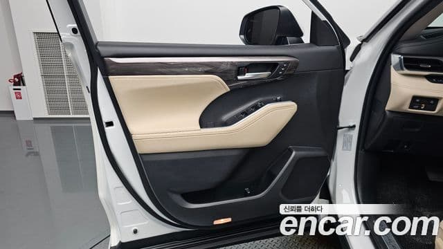 Toyota Highlander 2024 — Şəkil 19/35