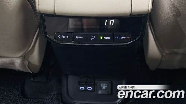 Toyota Highlander 2024 — Şəkil 28/35