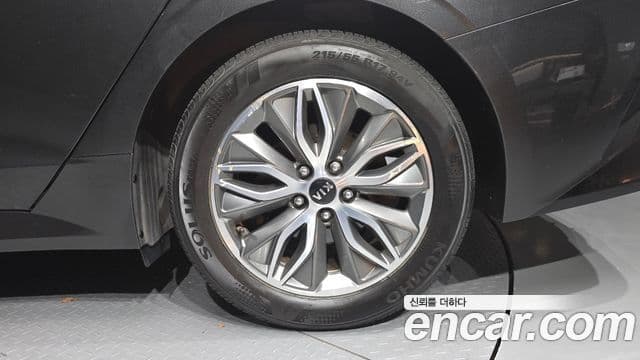 Kia K5 2021 — ფოტო 24/30