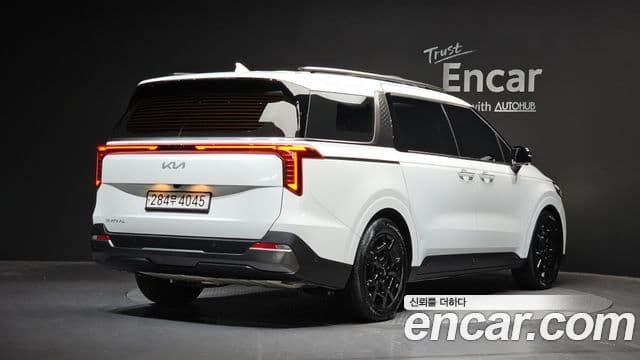 Kia Carnival 2025 — Фото 2/20