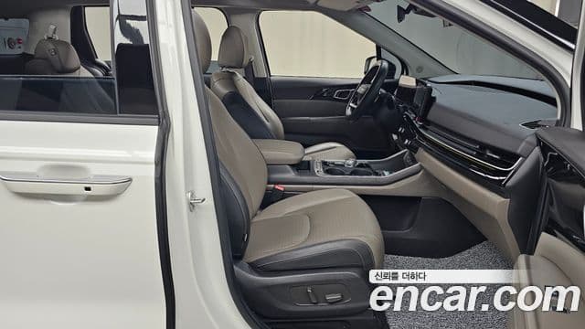 Kia Carnival 2025 — Фото 11/20