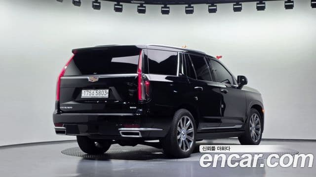 Cadillac Escalade 2021 — Фото 1/20