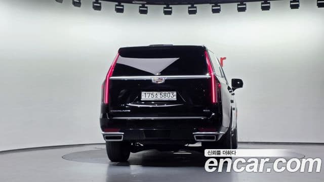 Cadillac Escalade 2021 — Фото 3/20