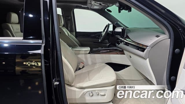 Cadillac Escalade 2021 — Фото 10/20