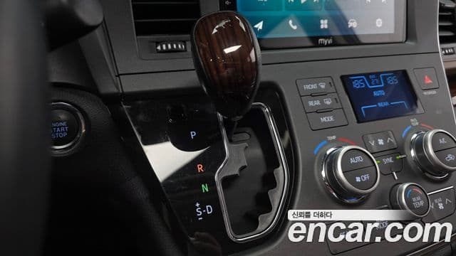 Toyota Sienna 2018 — Фото 9/20