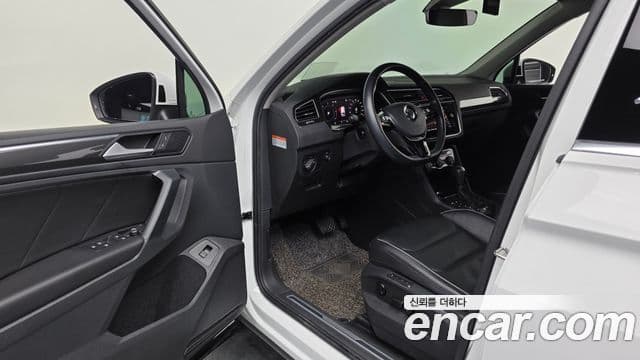 Volkswagen Tiguan 2020 — Şəkil 21/37