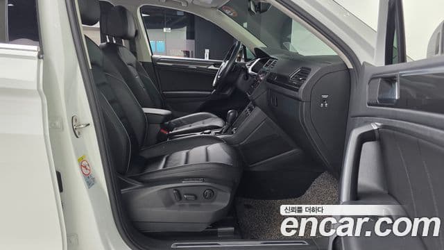 Volkswagen Tiguan 2020 — Şəkil 19/37
