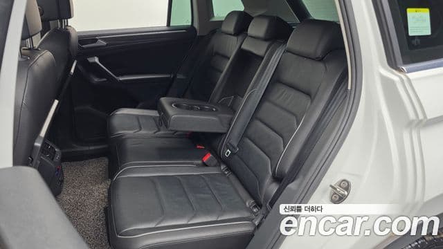 Volkswagen Tiguan 2020 — Şəkil 18/37