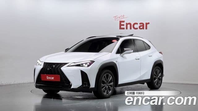 Lexus UX250h 2024 — Фото 1/20