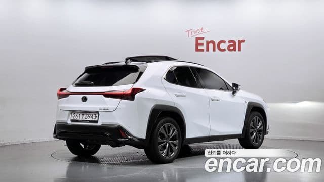Lexus UX250h 2024 — Фото 2/20