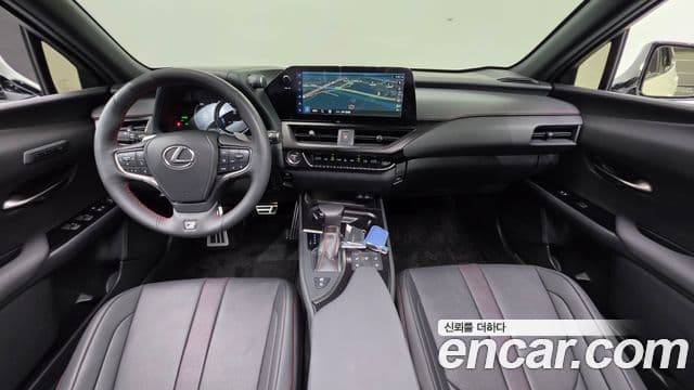 Lexus UX250h 2024 — Фото 7/20