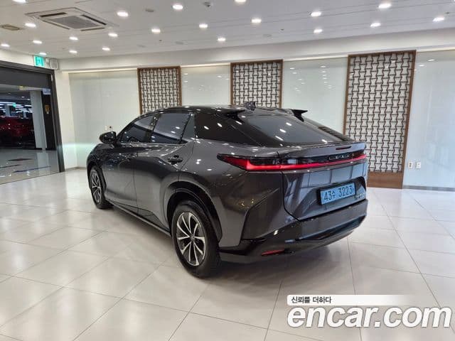 Lexus RZ450e 2023 — Şəkil 13/15