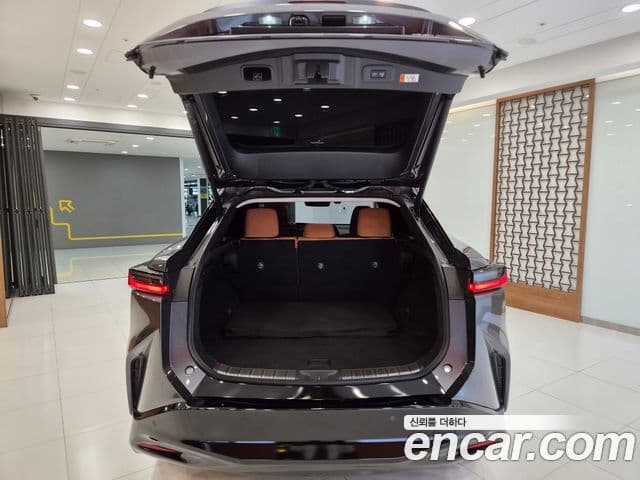Lexus RZ450e 2023 — Şəkil 2/15