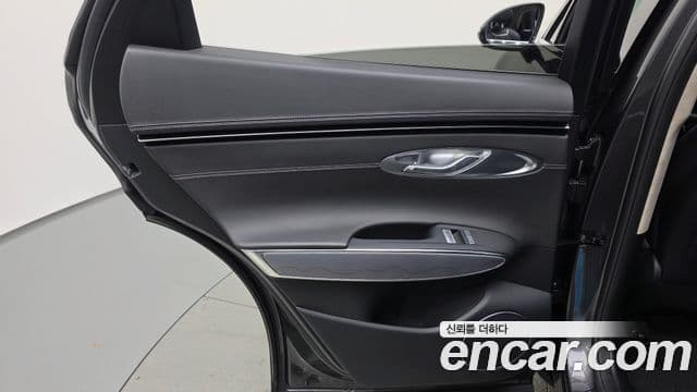 Genesis GV70 2022 — Şəkil 23/40