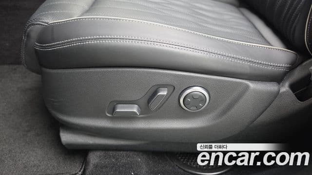 Genesis GV70 2022 — Şəkil 12/40