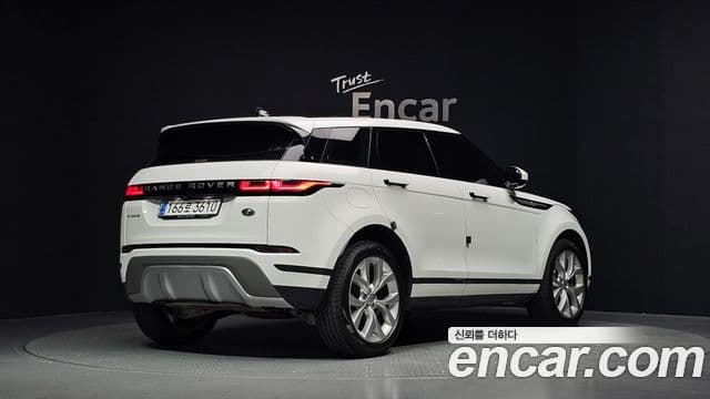 Land Rover Range Rover Evoque 2023 — Фото 2/20