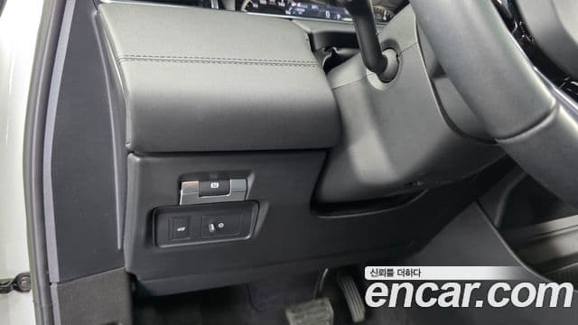 Land Rover Range Rover Evoque 2023 — Фото 16/20
