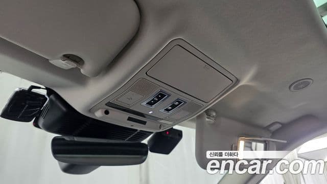 Land Rover Range Rover Evoque 2023 — Фото 17/20