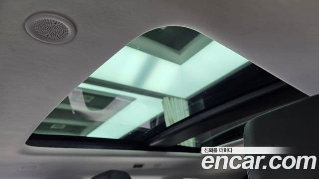 Land Rover Range Rover Evoque 2023 — Фото 19/20