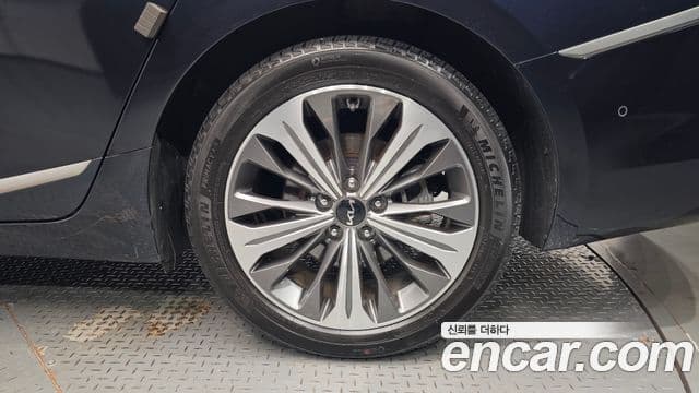 Kia K8 2021 — Photo 10/36