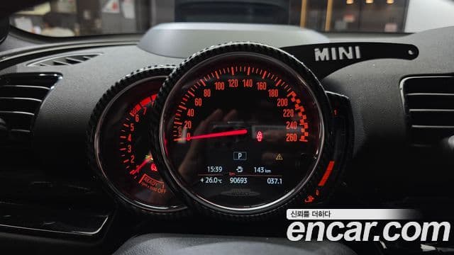 Mini Cooper S Clubman 2020 — Фото 8/20